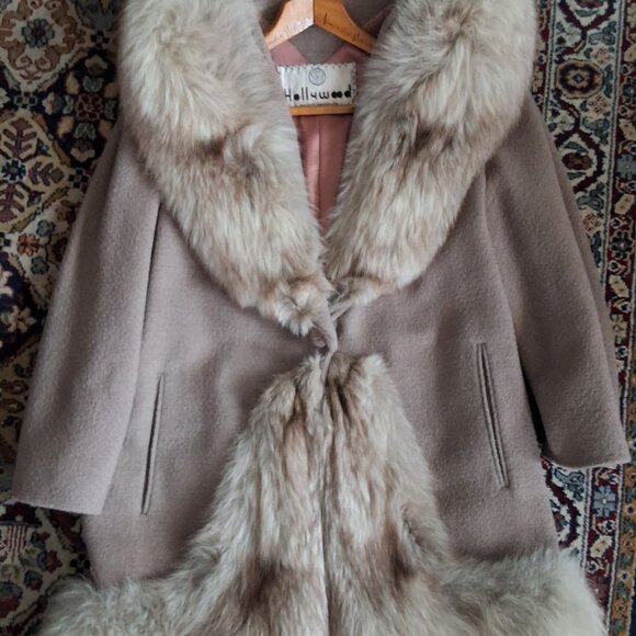 Vintage, Ultra Feminine, Shapley Car Coat - Picture 2 of 5